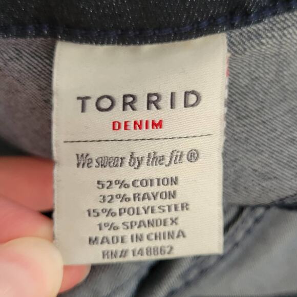 Torrid 22R Black High Rise Jegging Jeans NEW $59 - Picture 9 of 10